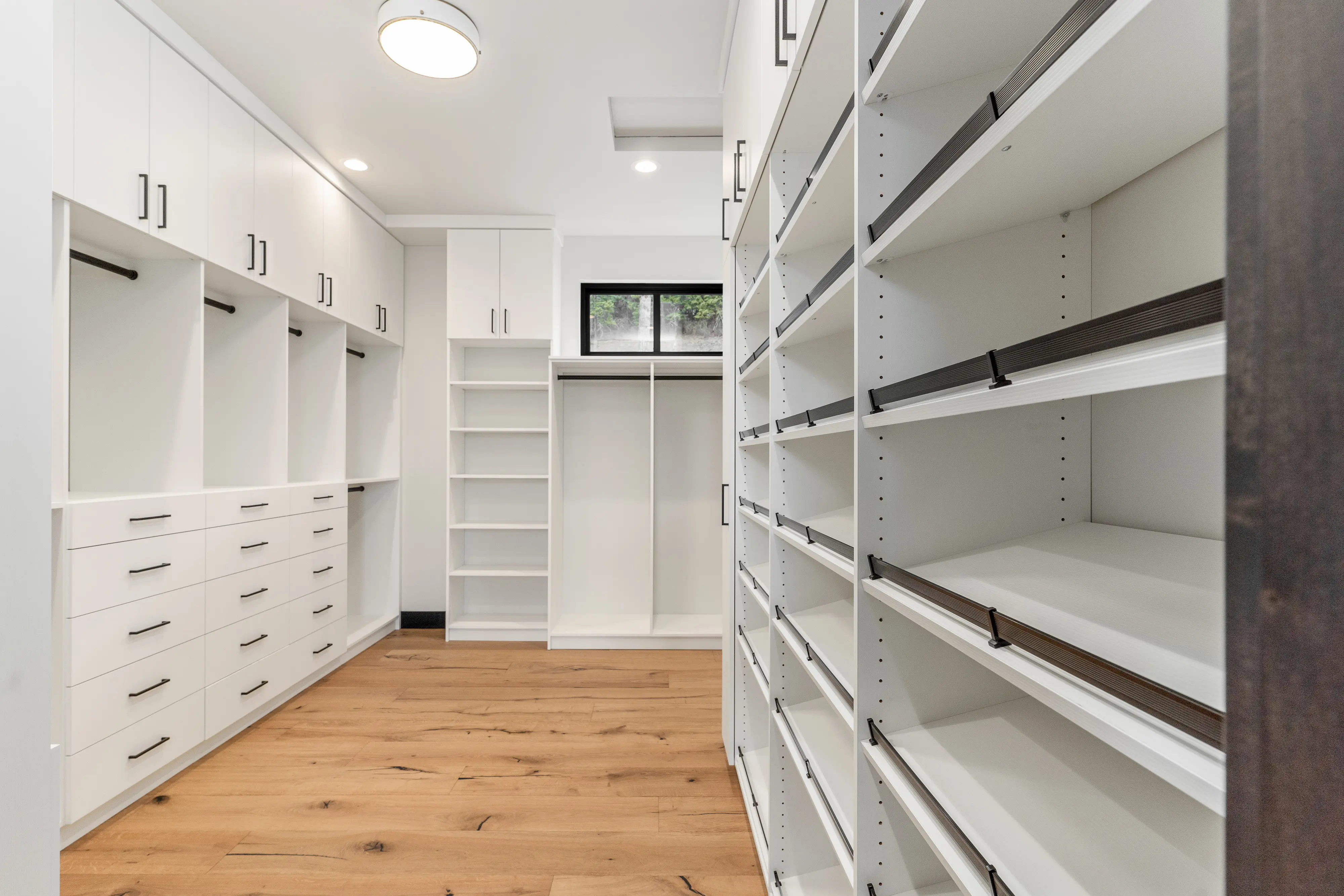 Closet-10
