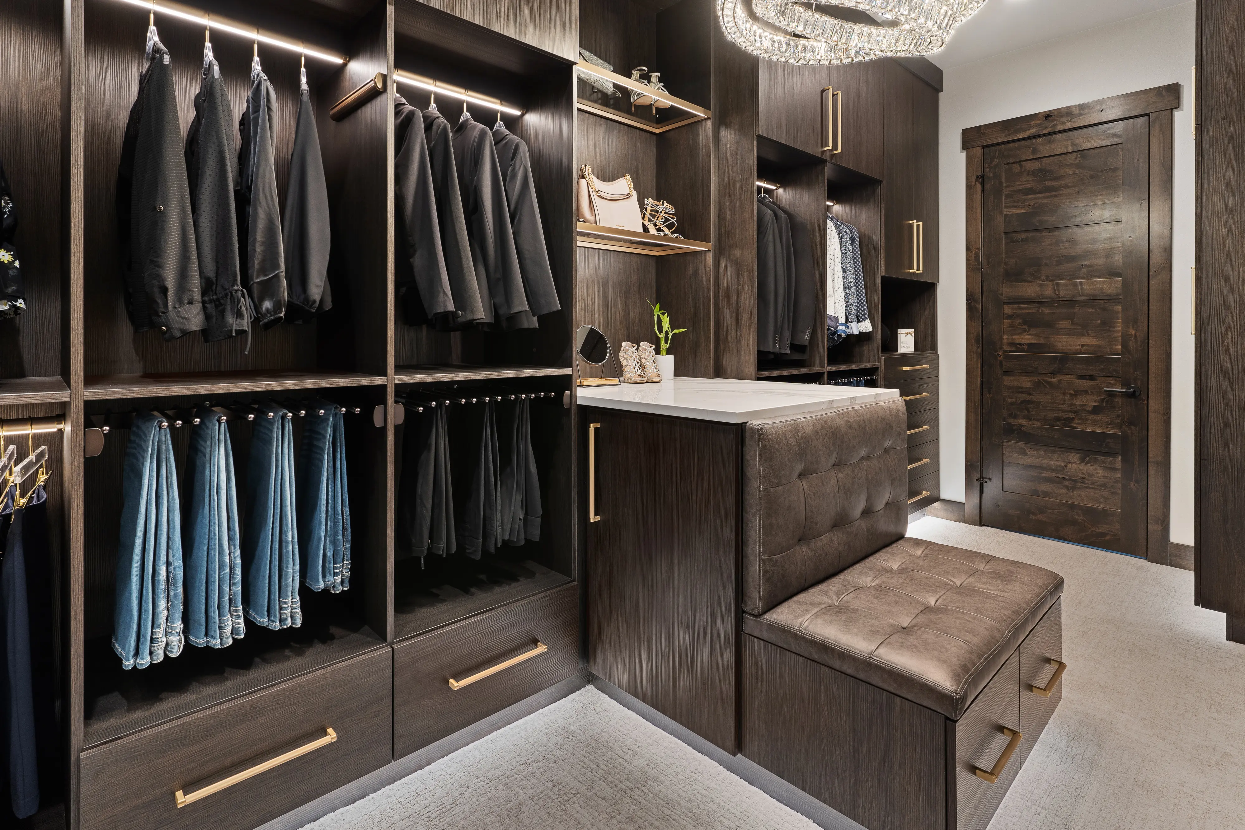 Closet-16
