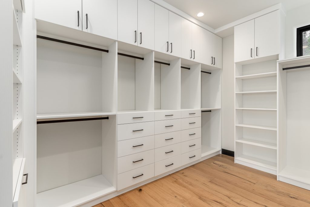 Closet-7